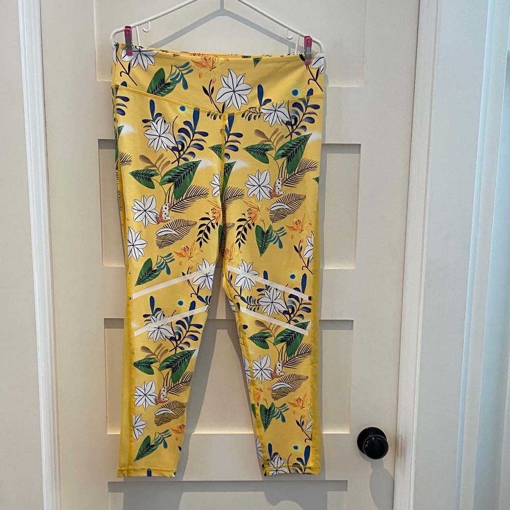 ZYIA Floral Yellow Leggings NWOT size 16-18​
